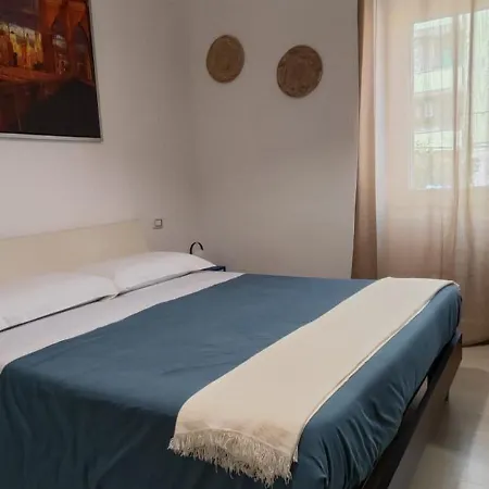 Casa Trieste Fiera 巴里