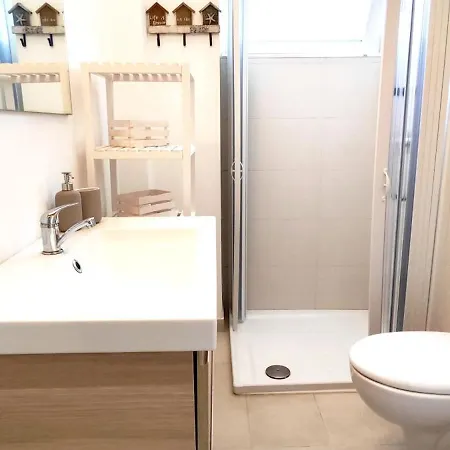 Casa Trieste Fiera 巴里